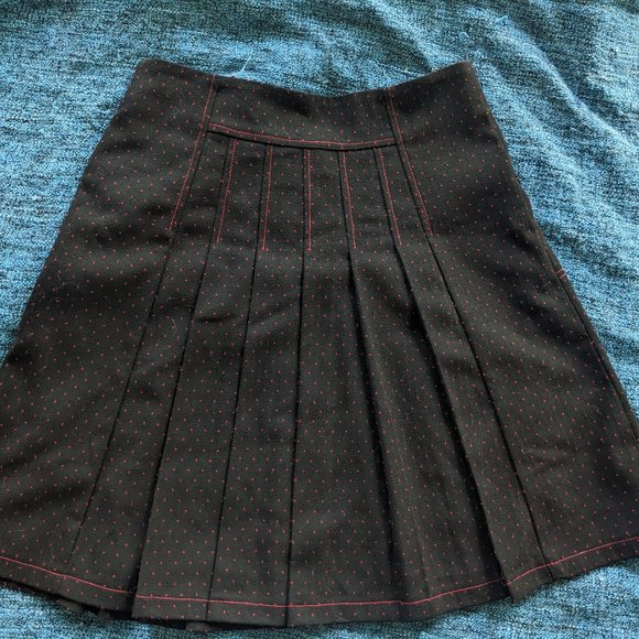 Vintage Pleated Midi Skirt - Black with Red Details - Great for cold weather - Picture 2 of 6